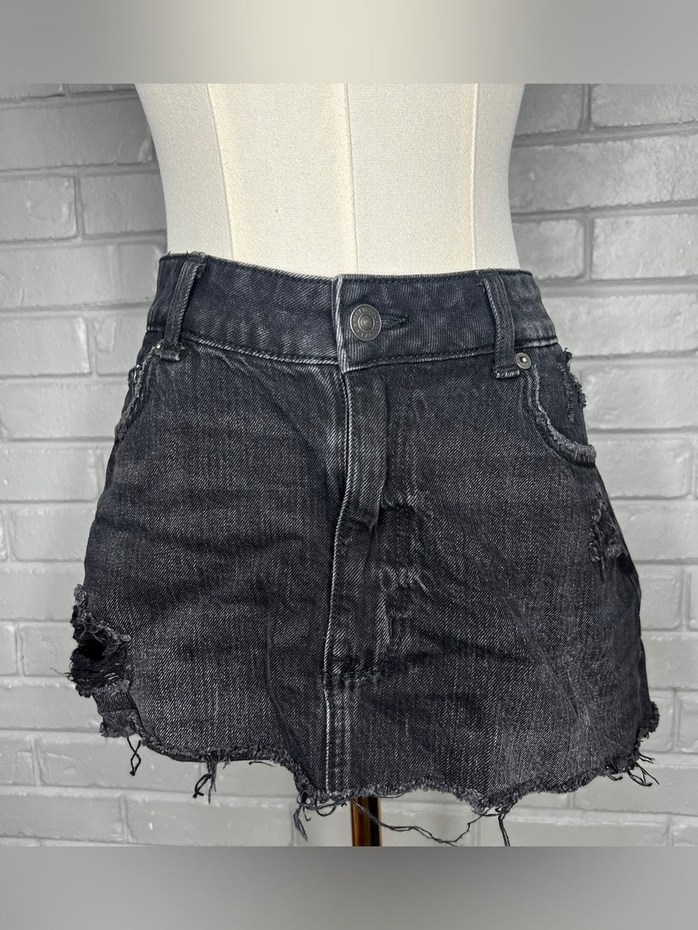 American Eagle Distressed Black Denim Raw Hem Mini Skirt Size 10